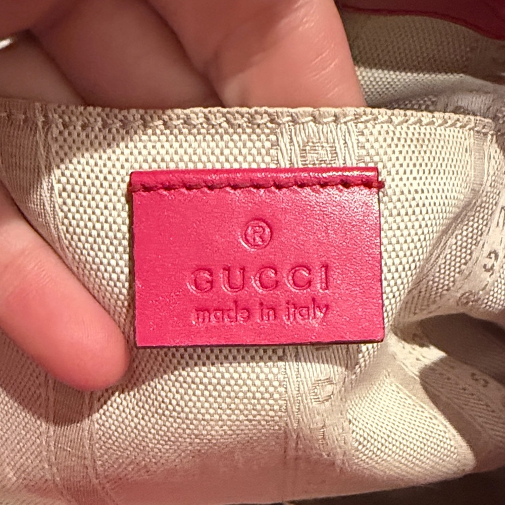 Gucci  Drawstring Bucket Bag - Picture 5 of 9